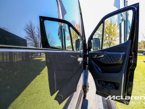 Used 2023 Mercedes-Benz Sprinter 3500 image 13