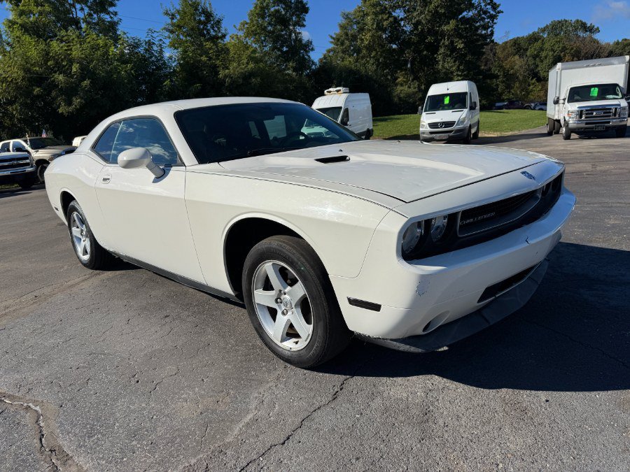 Used 2010 Dodge Challenger SE RWD image 7
