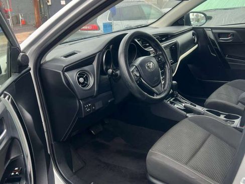 Used 2018 Toyota Corolla iM image 10