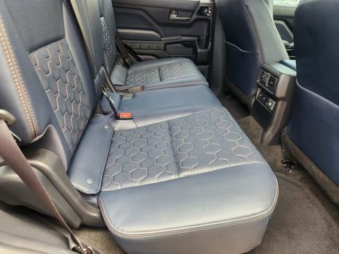 Used 2026 Toyota 4Runner Platinum AWD/4WD image 31