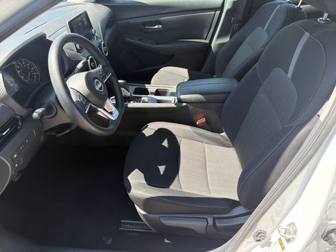 Used 2025 Nissan Sentra SV FWD image 18