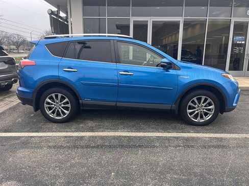 Used 2016 Toyota RAV4 Limited image 2