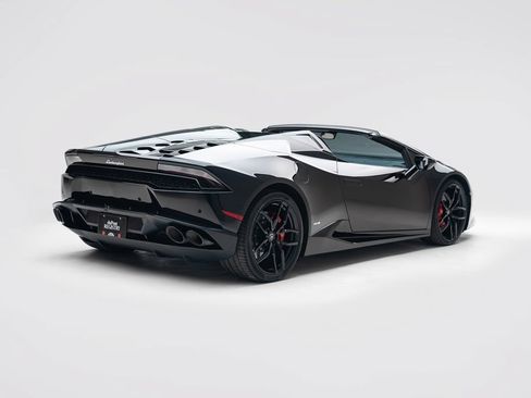 Used 2016 Lamborghini Huracan LP 610-4 AWD/4WD image 3