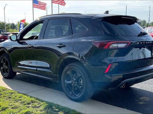 Used 2023 Ford Escape ST-Line Select w/ Tech Pack #2 AWD/4WD image 2
