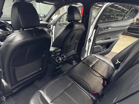 Used 2023 Alfa Romeo Stelvio Sprint RWD image 44