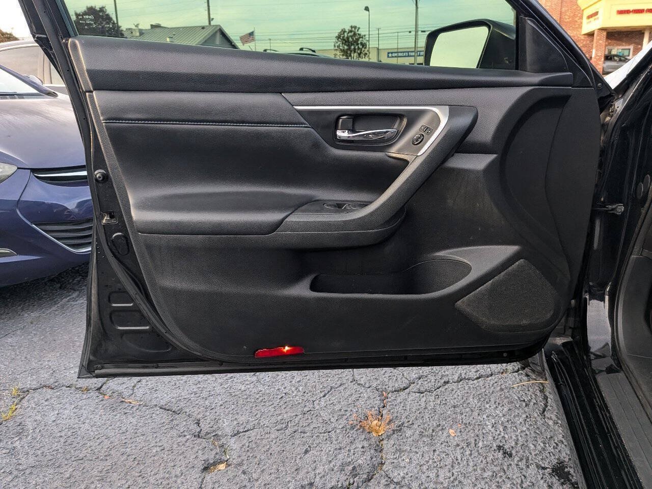 Used 2016 Nissan Altima 2.5 SR FWD image 25