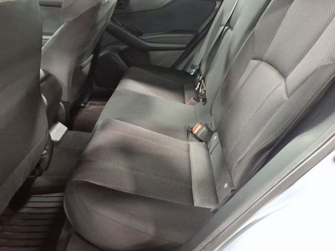 Used 2017 Subaru Impreza 2.0i Premium image 9