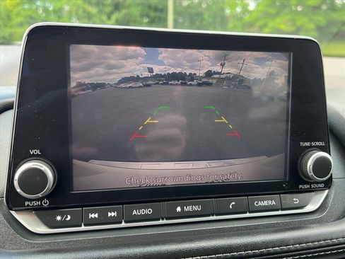 Used 2023 Nissan Rogue SV FWD image 22