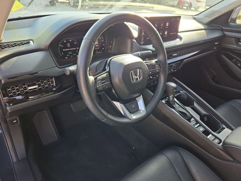 Used 2025 Honda Accord Touring image 12
