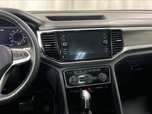 Used 2023 Volkswagen Atlas SE image 19