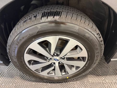 Used 2023 Subaru Outback Premium AWD/4WD image 33
