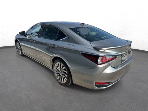 Used 2021 Lexus ES 300h Ultra Luxury w/ Accessory Package 2 FWD image 5