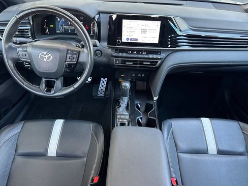 Used 2025 Toyota Camry SE FWD image 14