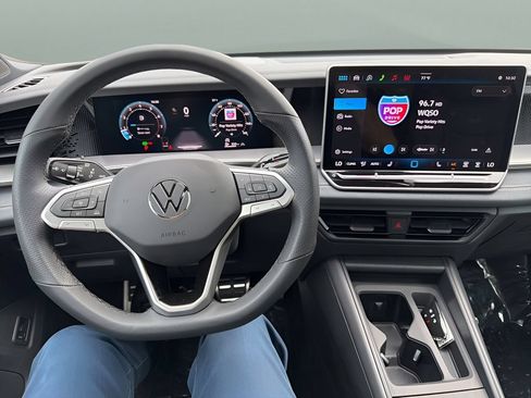 New 2026 Volkswagen Tiguan SE R-Line AWD/4WD image 11