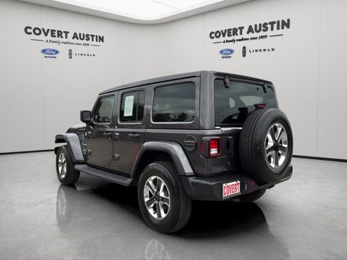 Used 2020 Jeep Wrangler Unlimited Sahara image 3