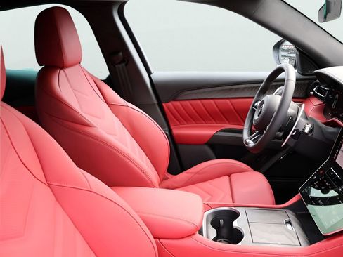 New 2026 Maserati Grecale Modena image 11