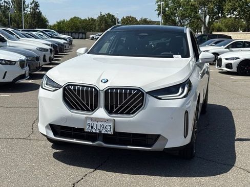 Used 2026 BMW X3 xDrive30i w/ Premium Package AWD/4WD image 3