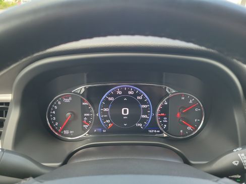 Used 2023 GMC Acadia SLT FWD image 28