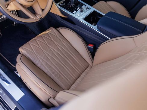 Certified 2023 Bentley Flying Spur W12 AWD/4WD image 28