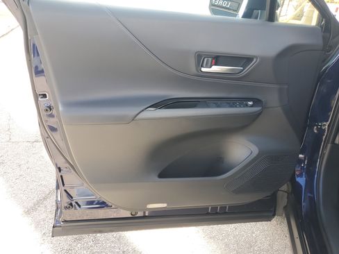 Used 2024 Toyota Venza LE image 29