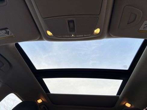 Used 2014 Nissan Rogue SV w/ SV Premium Package image 11