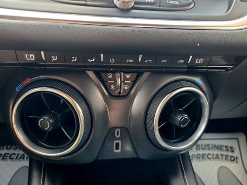 Used 2023 Chevrolet Blazer LT image 19