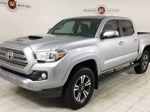 Used 2016 Toyota Tacoma TRD Sport w/ Towing Package RWD image 5