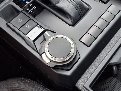 Used 2025 Toyota Tacoma SR image 19