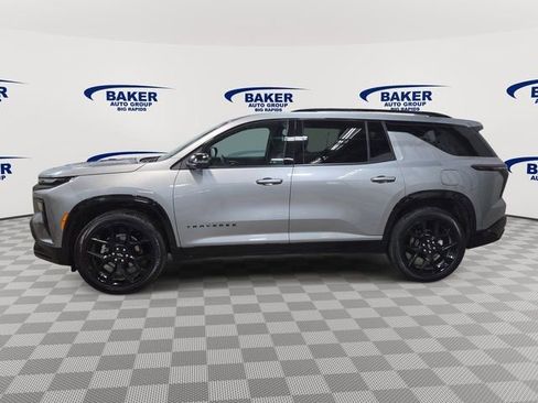 Used 2024 Chevrolet Traverse RS image 6