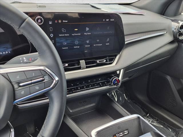 Used 2026 Chevrolet Equinox LT w/ Convenience Package II FWD image 12