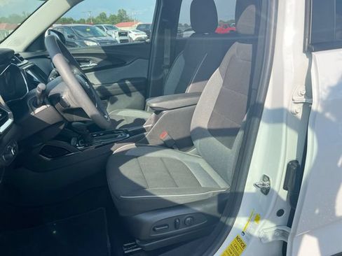 Used 2023 Chevrolet TrailBlazer LT w/ Convenience Package AWD/4WD image 15