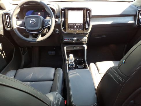 New 2026 Volvo XC40 B5 Plus w/ Protection Package Premier AWD/4WD image 9