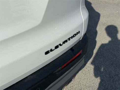 Used 2025 GMC Acadia Elevation image 12