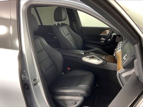 Certified 2025 Mercedes-Benz GLS 450 4MATIC image 7