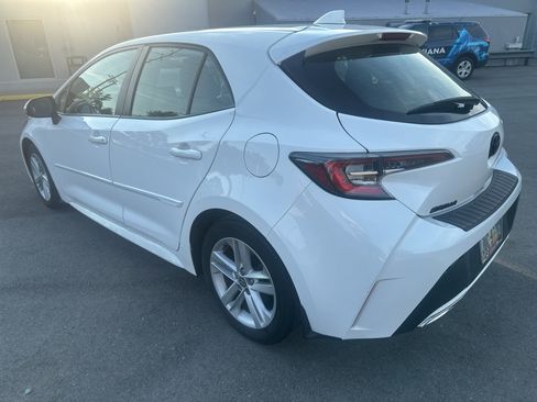 Used 2022 Toyota Corolla SE w/ SE Preferred Package FWD image 5