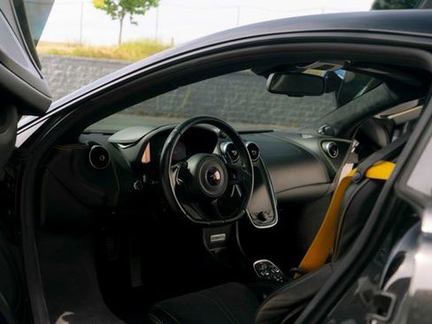 Used 2017 McLaren 570S RWD image 34