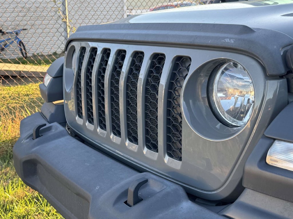 Used 2020 Jeep Gladiator Sport w/ Quick Order Package 24S AWD/4WD image 2