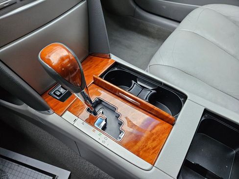 Used 2011 Toyota Camry XLE w/ XLE Extra-Value Pkg #2 image 21