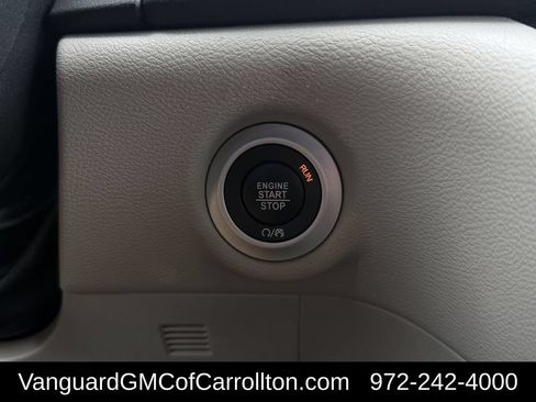 Used 2022 Chrysler Voyager LX FWD image 23
