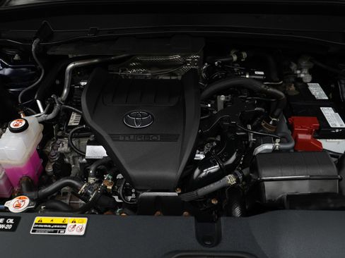 Used 2024 Toyota Grand Highlander XLE AWD/4WD image 27
