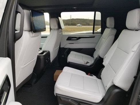 New 2026 Chevrolet Suburban Premier image 11