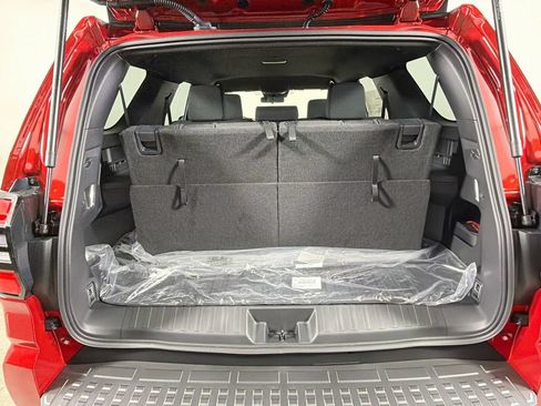 New 2026 Toyota 4Runner SR5 AWD/4WD image 21