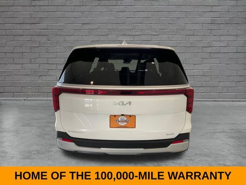 Used 2026 Kia Carnival FWD image 4