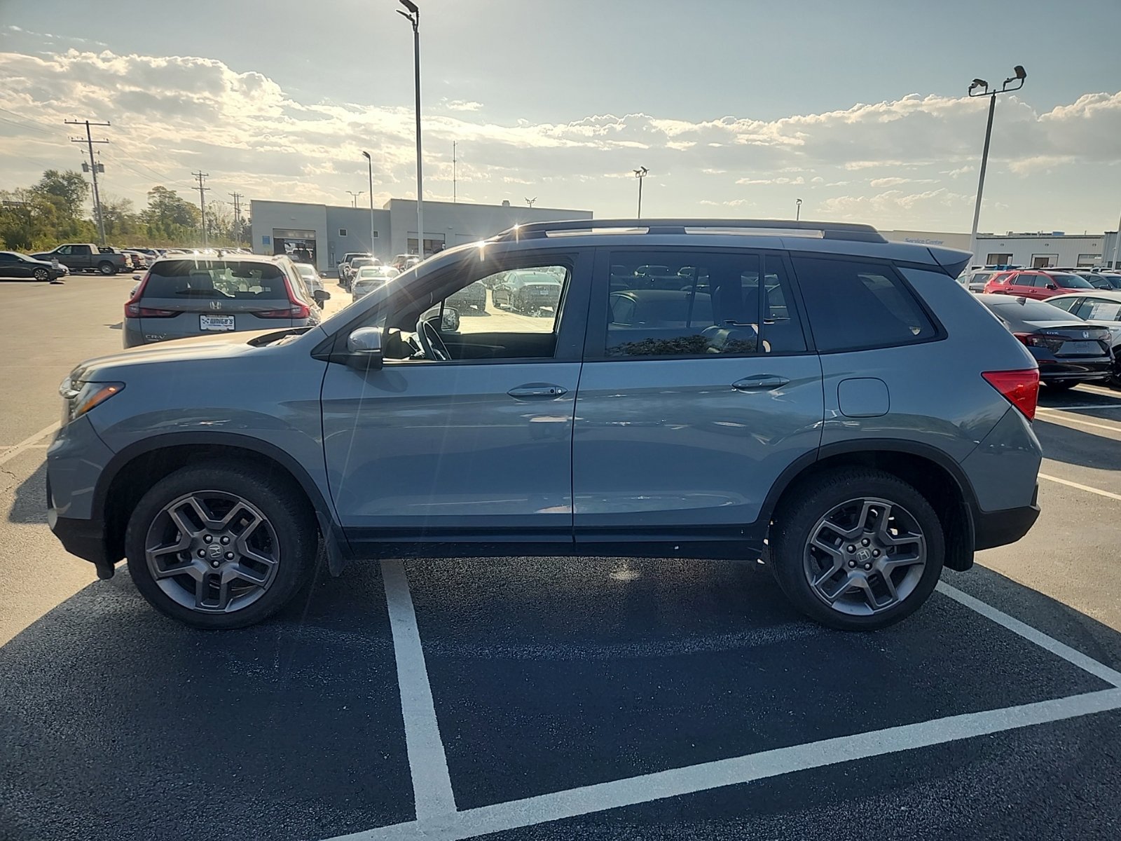Used 2023 Honda Passport EX-L image 3