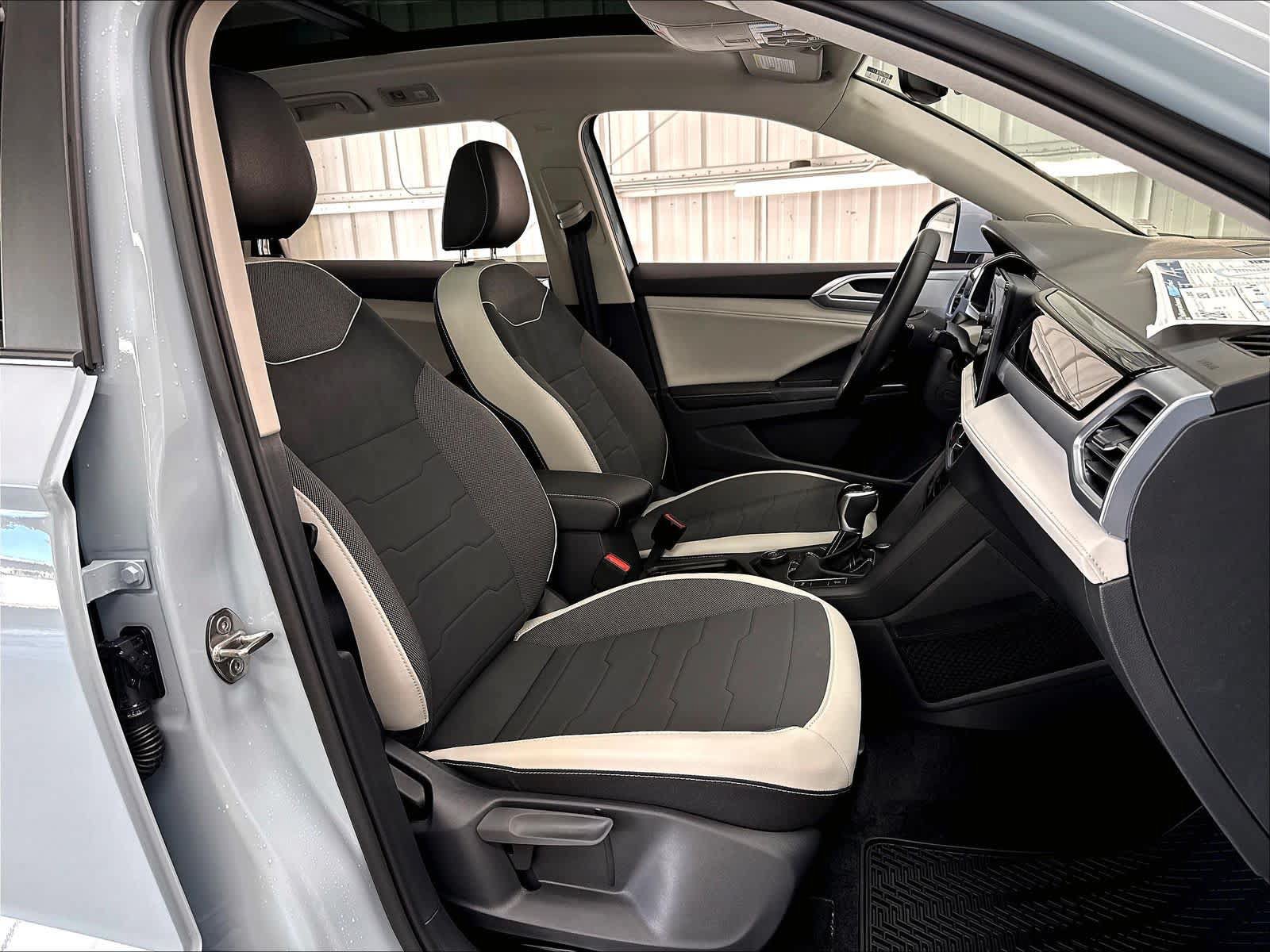 New 2027 Volkswagen Taos SE AWD/4WD image 11