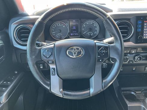 Used 2017 Toyota Tacoma TRD Off-Road image 11