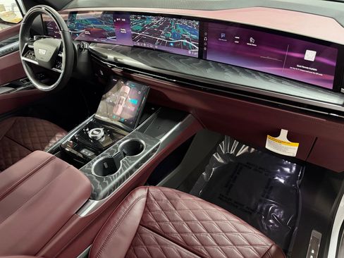 New 2026 Cadillac Escalade Luxury w/ Touring Package AWD/4WD image 57