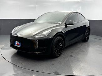 Used 2022 Tesla Model Y Long Range video 2