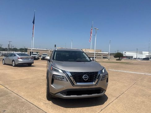 Used 2021 Nissan Rogue SL FWD image 3