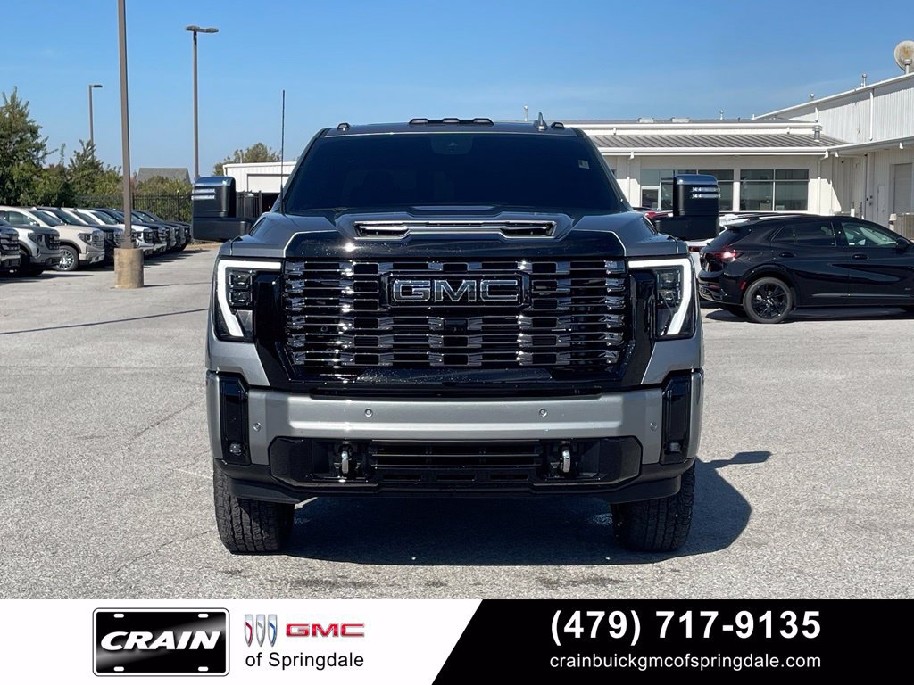 Used 2026 GMC Sierra 2500 Denali Ultimate w/ LPO, Black Badging Package AWD/4WD image 2